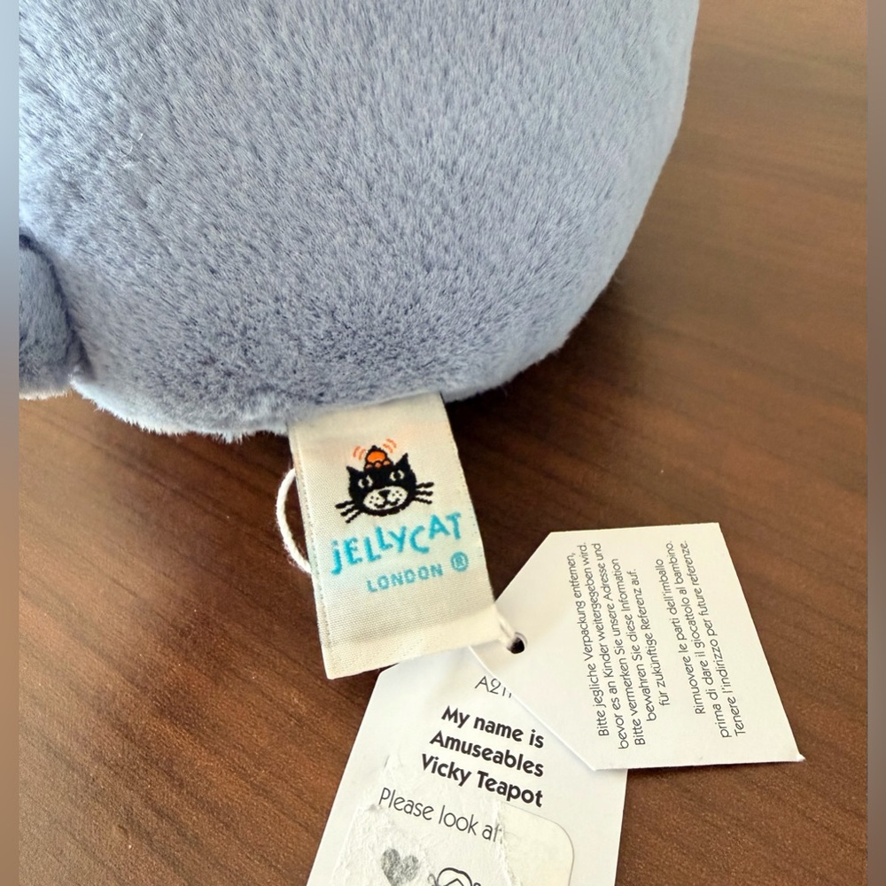 Jellycat Amuseables Vicky Teapot - Picture 6 of 7